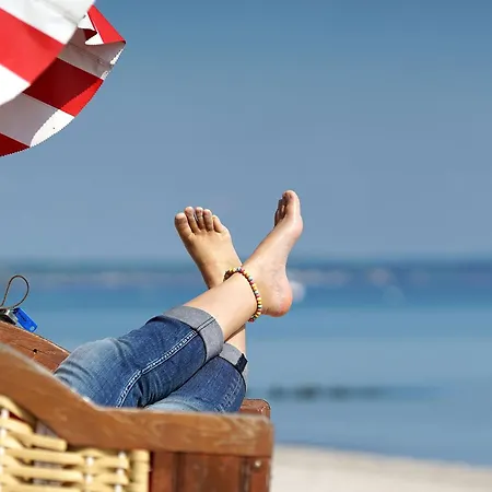 Seebadidylle - 5-Sterne-Ferienwohnung Mit Blick Auf Den Saaler Bodden Apartament