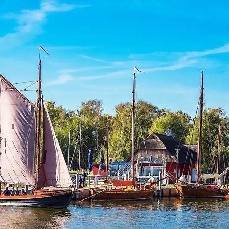 아파트 Seebadidylle - 5-sterne-ferienwohnung Mit Blick Auf Den Saaler Bodden 부스트로우